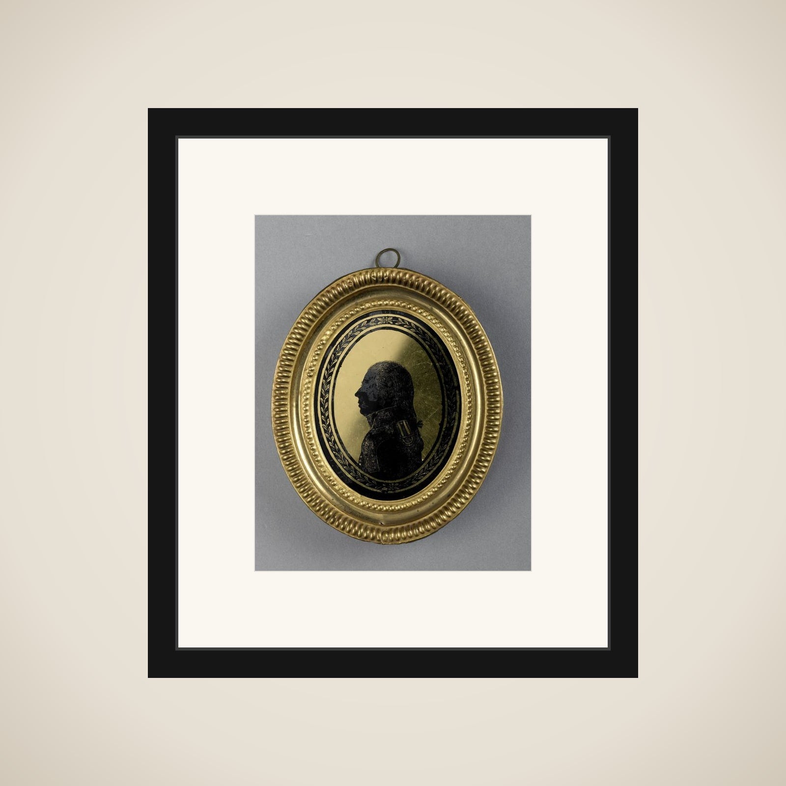 Silhouet portret van een man in officiersuniform framed