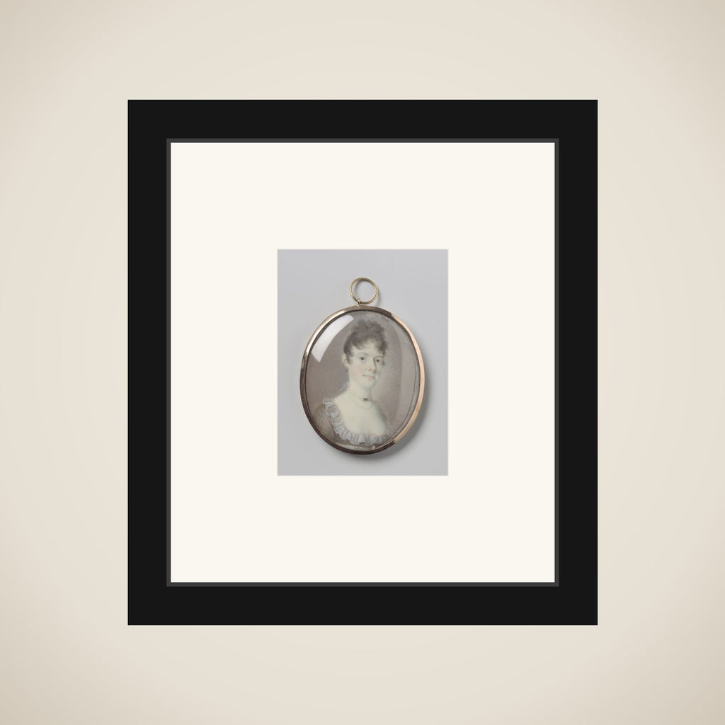 Portrait of een vrouw with een parelcollier framed