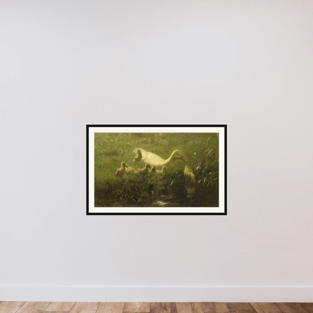 Witte eend met kiekens framed — shown to scale
