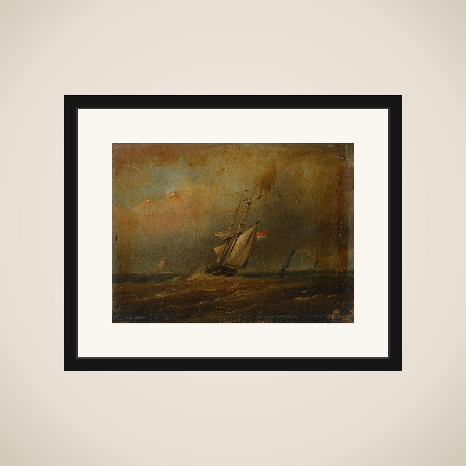 Woelige zee met zeilschepen framed
