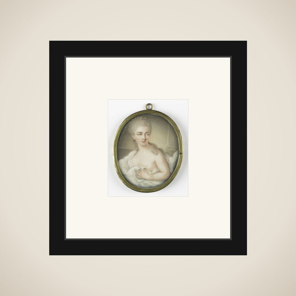 Portrait of een young woman framed