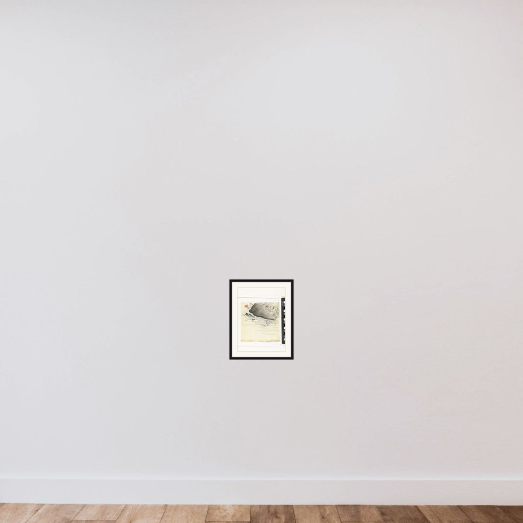 Bloemen aan waterkant framed — shown to scale