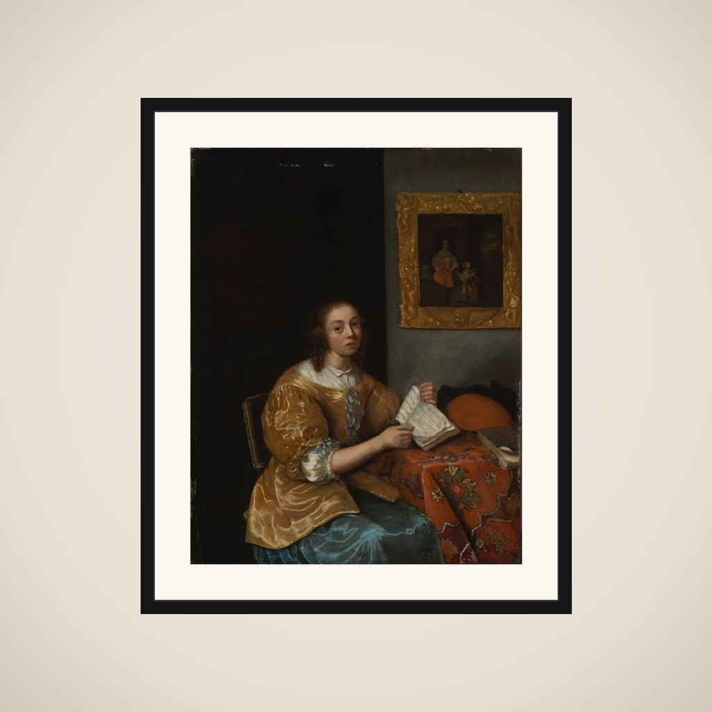Zittende vrouw in het geel met bladmuziek in de hand, naast haar een luit op de tafel framed