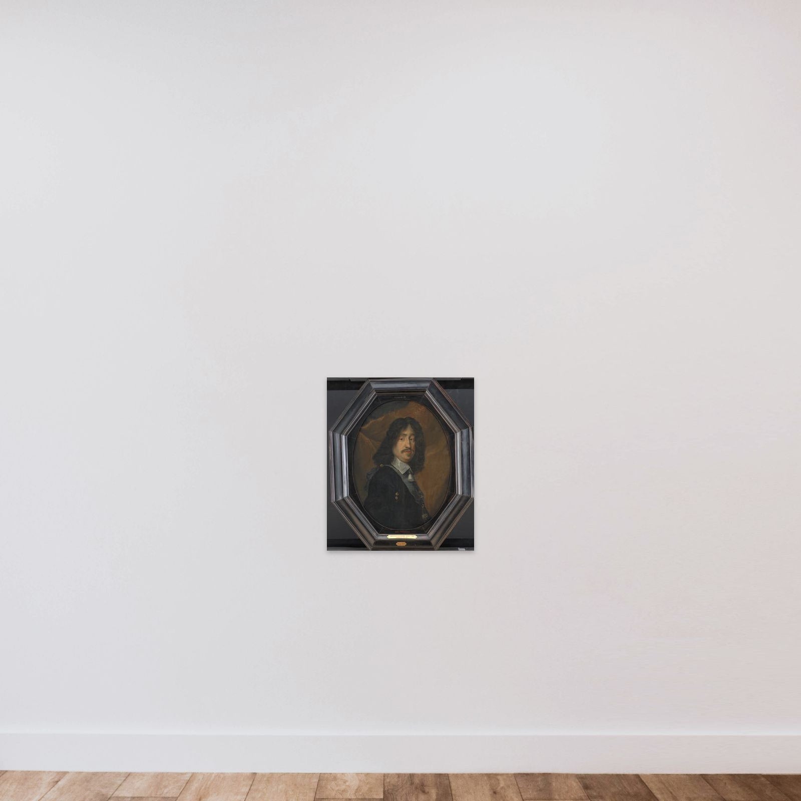 Frederik III unframed — shown to scale