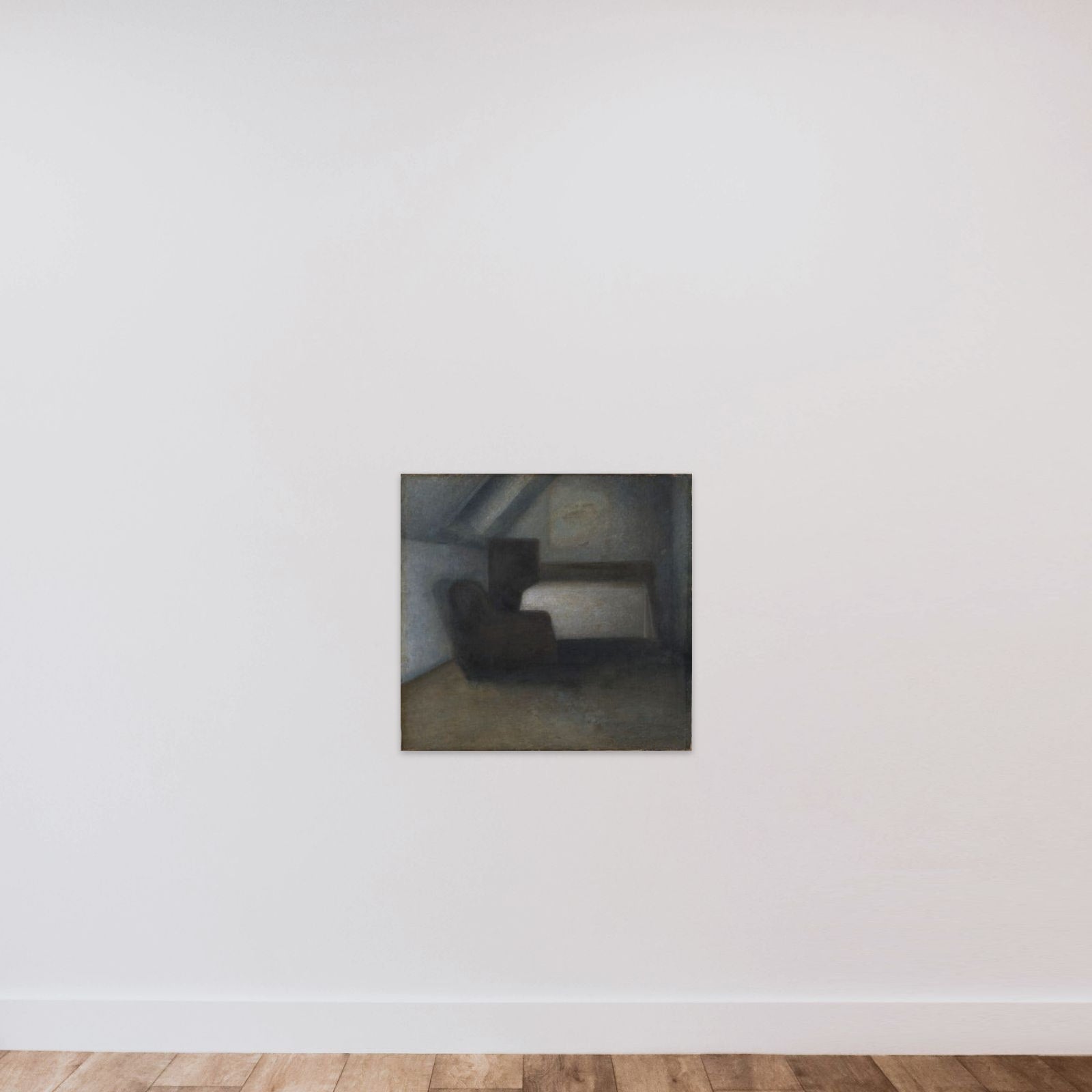 Loftværelse med bord og stol unframed — shown to scale