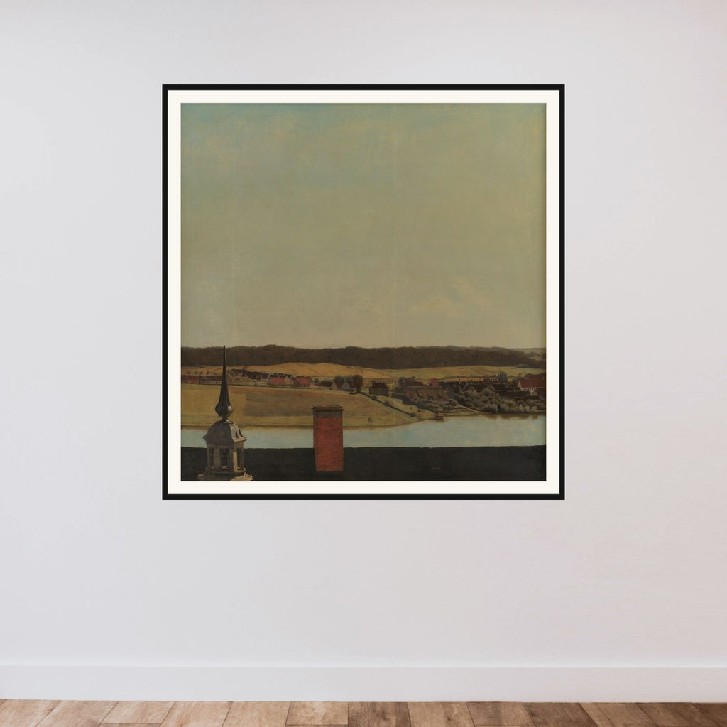 Tagryggen over Frederiksborg Slot med udsigt over sø, by og skov framed — shown to scale