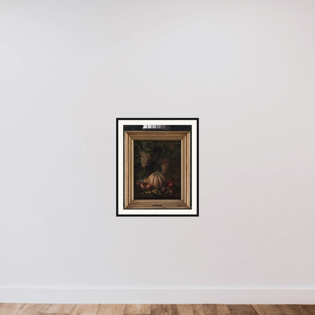 Forskellige frugter, blandt andet melon og vindruer framed — shown to scale
