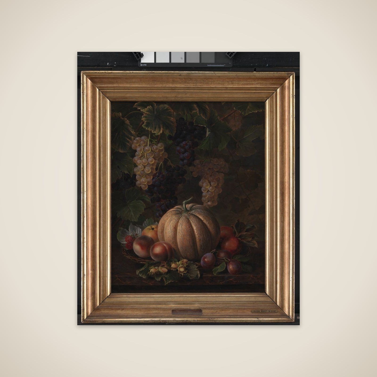 Forskellige frugter, blandt andet melon og vindruer unframed print