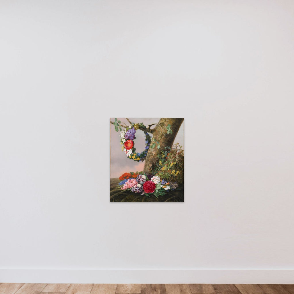 En buket blomster ved foden af et træ. På en gren hænger en blomsterkrans unframed — shown to scale