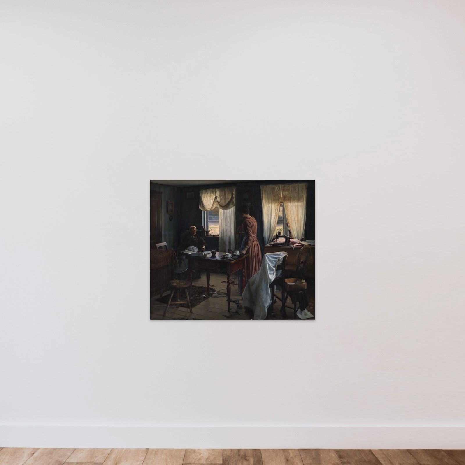 Interiør med to personer unframed — shown to scale