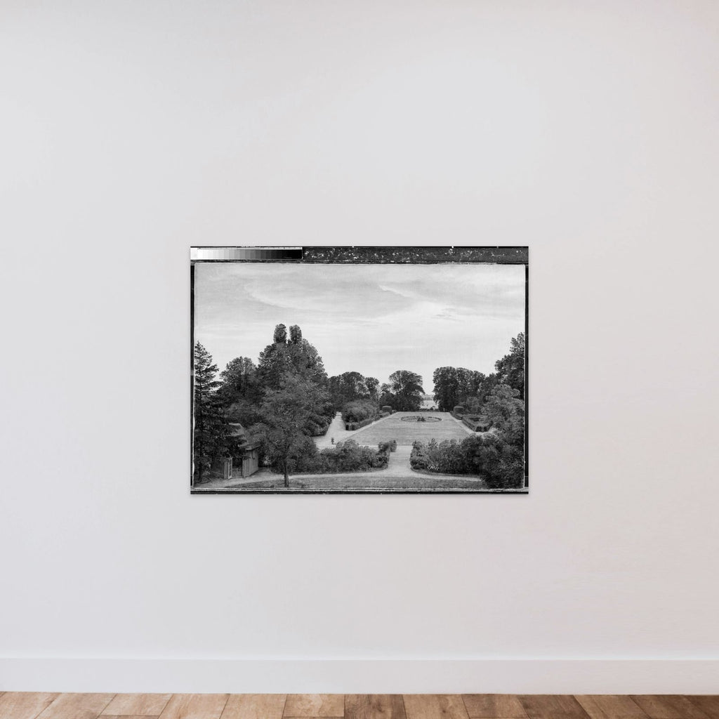 Parken ved Nysø. Til venstre Thorvaldsens atelier unframed — shown to scale