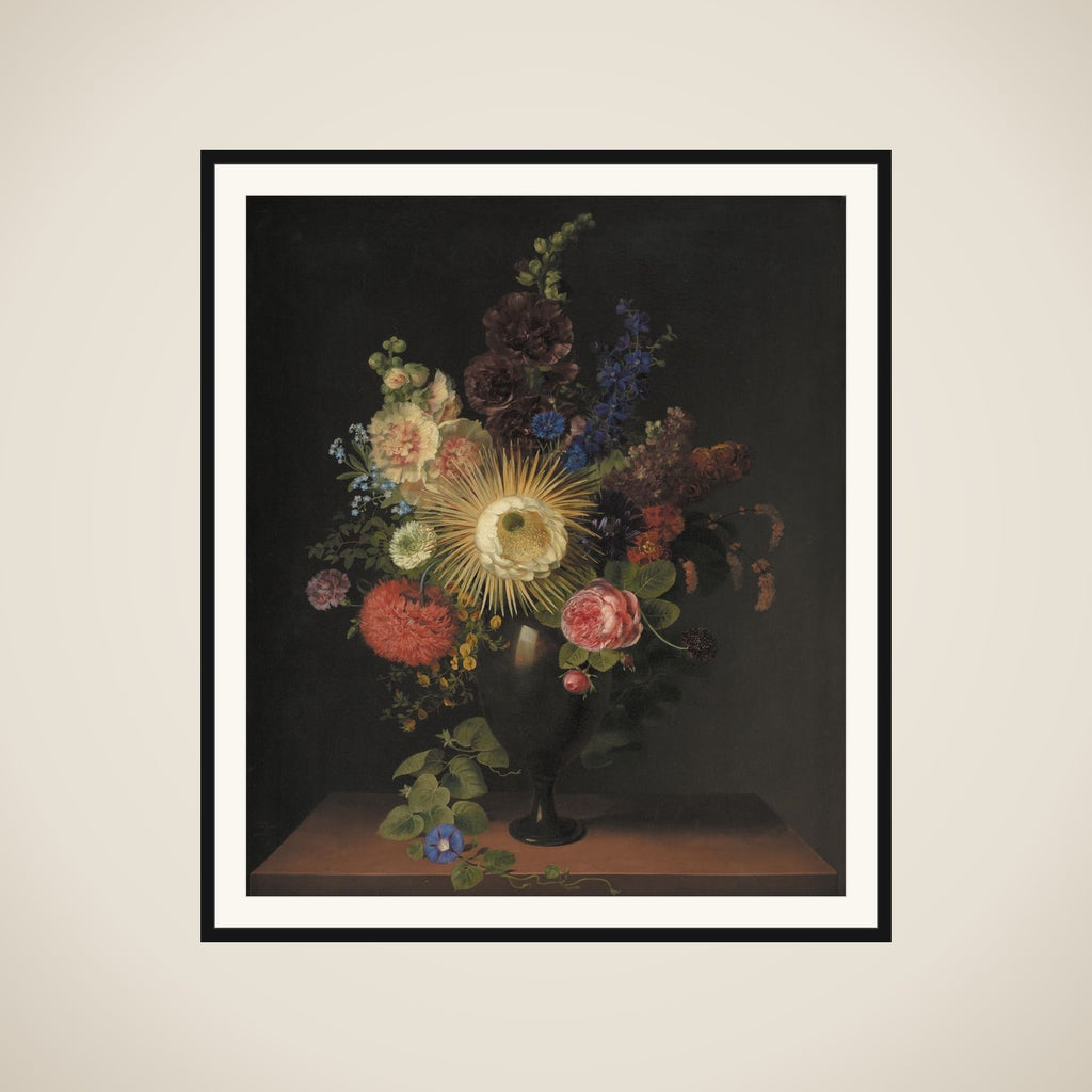 En porfyrvase med Cactus grandiflora og andre blomster framed