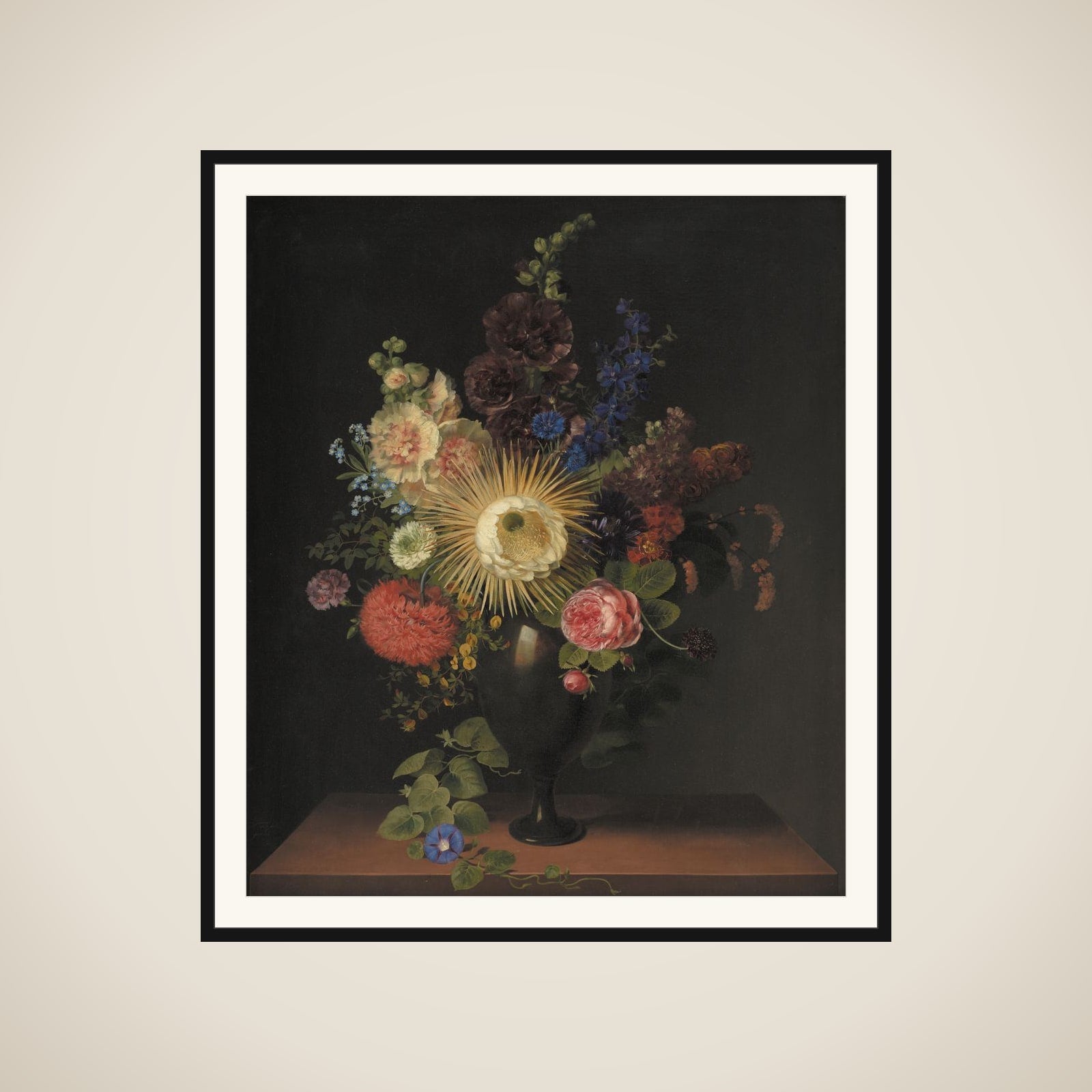 En porfyrvase med Cactus grandiflora og andre blomster framed