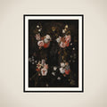 En blomsterkranset niche med en stenfigur af Madonna framed