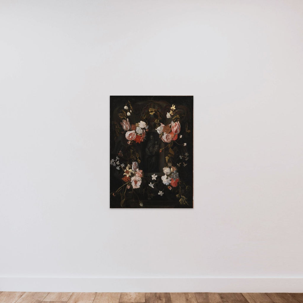 En blomsterkranset niche med en stenfigur af Madonna unframed — shown to scale