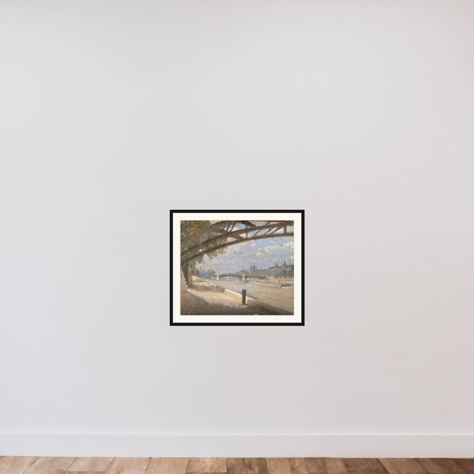 Under Pont des Arts i Paris. Middagssol framed — shown to scale