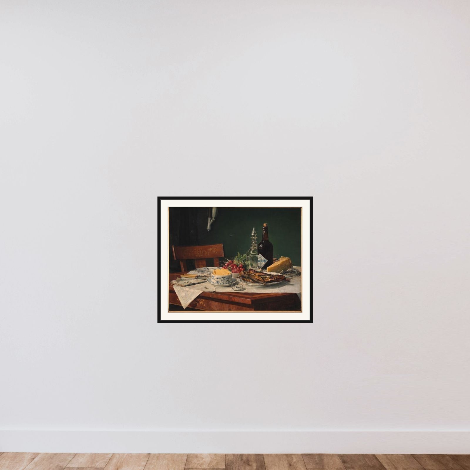 Et frokostbord framed — shown to scale