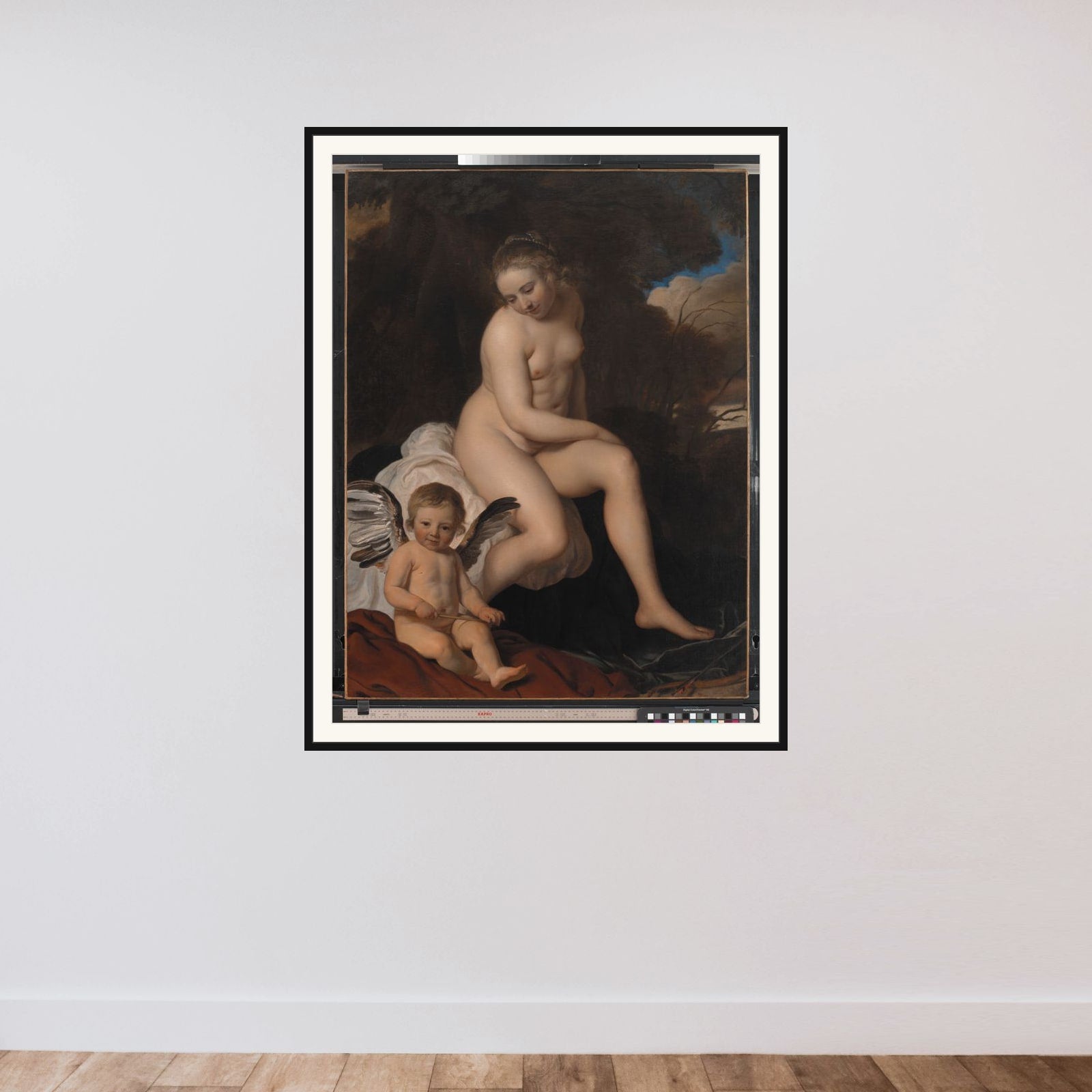Venus og Amor framed — shown to scale