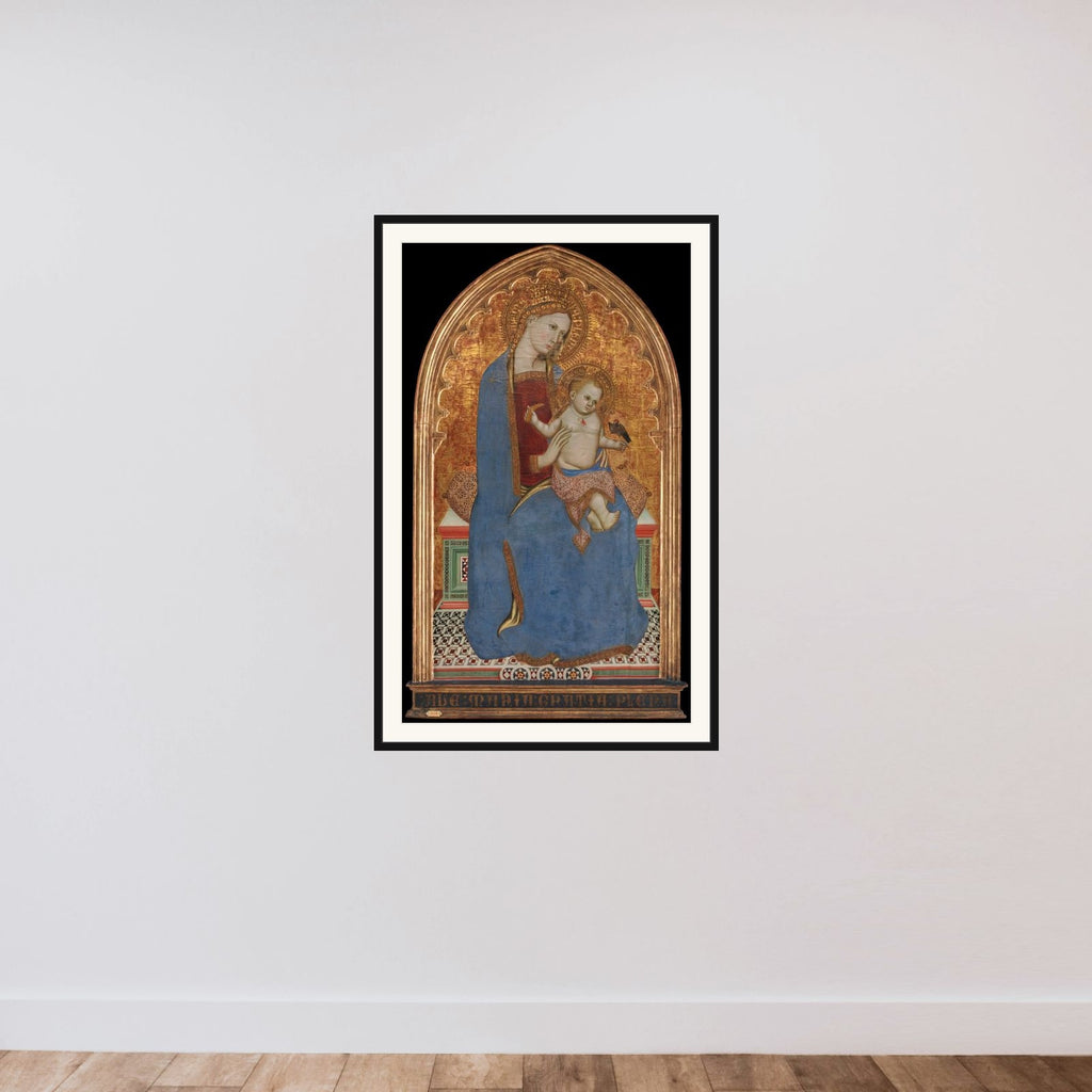 Madonna med Barnet, der leger med en stillids og holder et hirseaks i hånden framed — shown to scale
