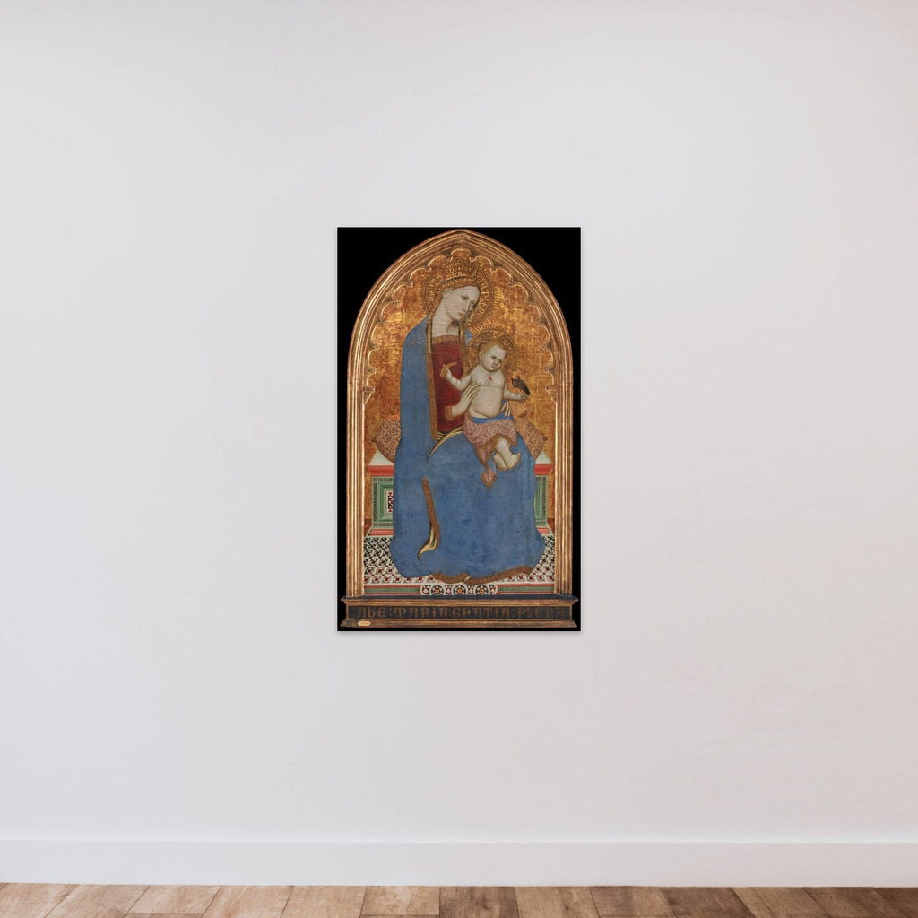 Madonna med Barnet, der leger med en stillids og holder et hirseaks i hånden unframed — shown to scale