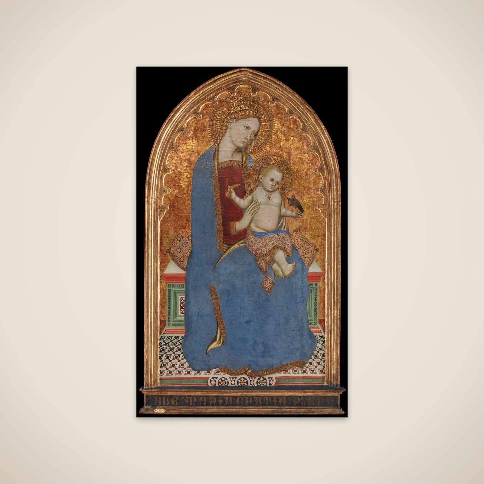 Madonna med Barnet, der leger med en stillids og holder et hirseaks i hånden unframed print
