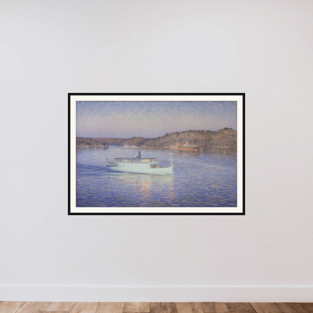 Den hvide båd framed — shown to scale