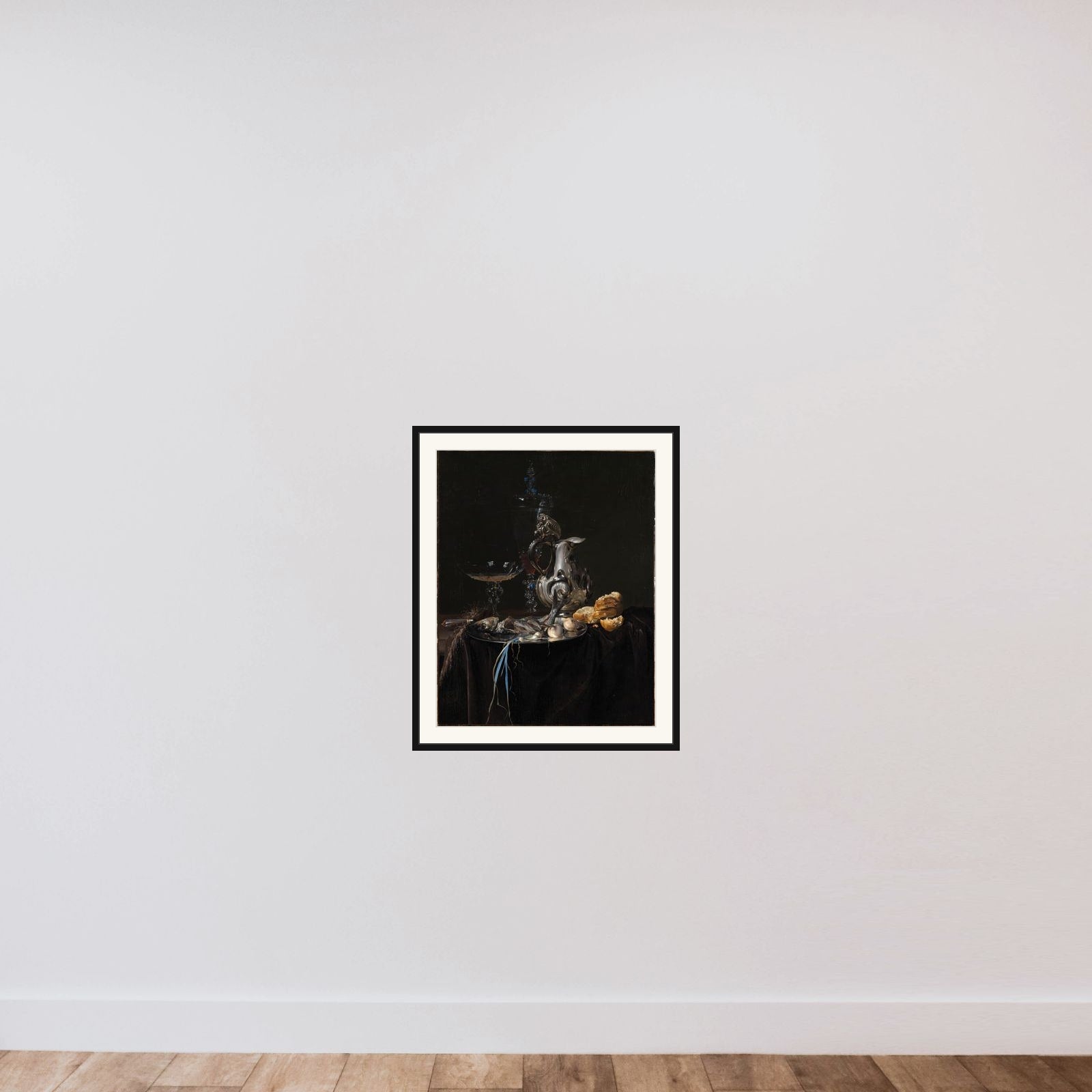 Stilleben. Måltidsstykke med sølvkande framed — shown to scale