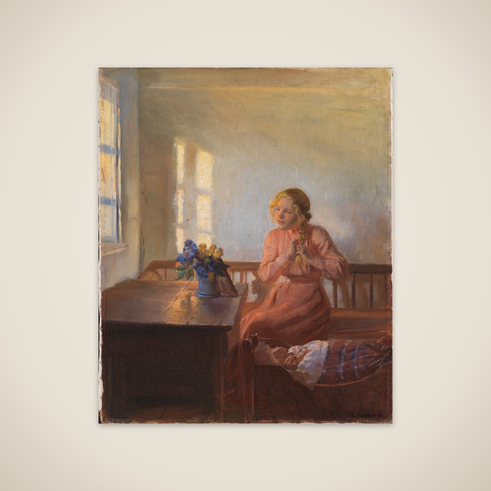 Interiør med en ung pige, der fletter sit hår unframed print