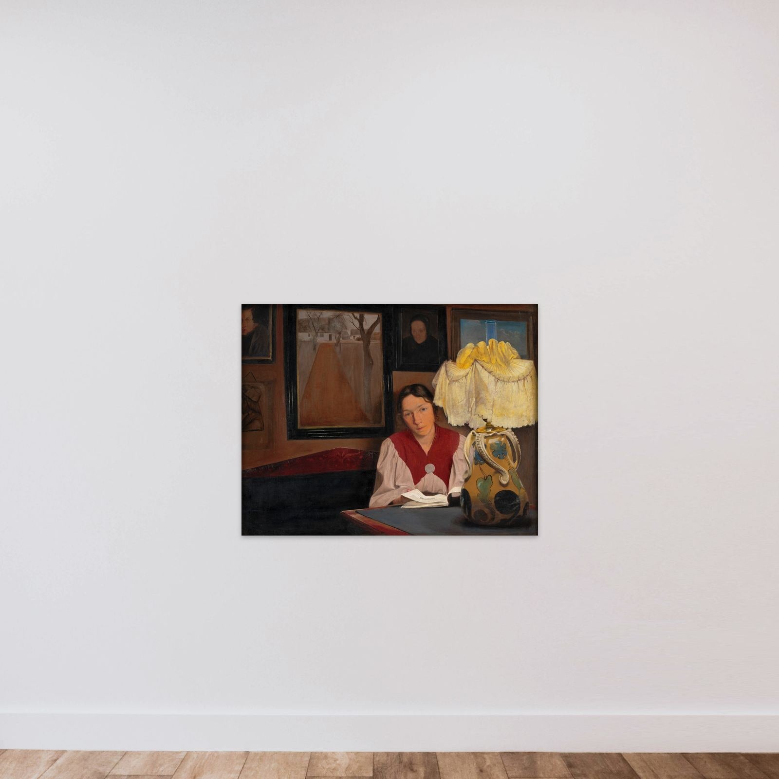 Lampelys. Interiør med kunstnerens hustru unframed — shown to scale