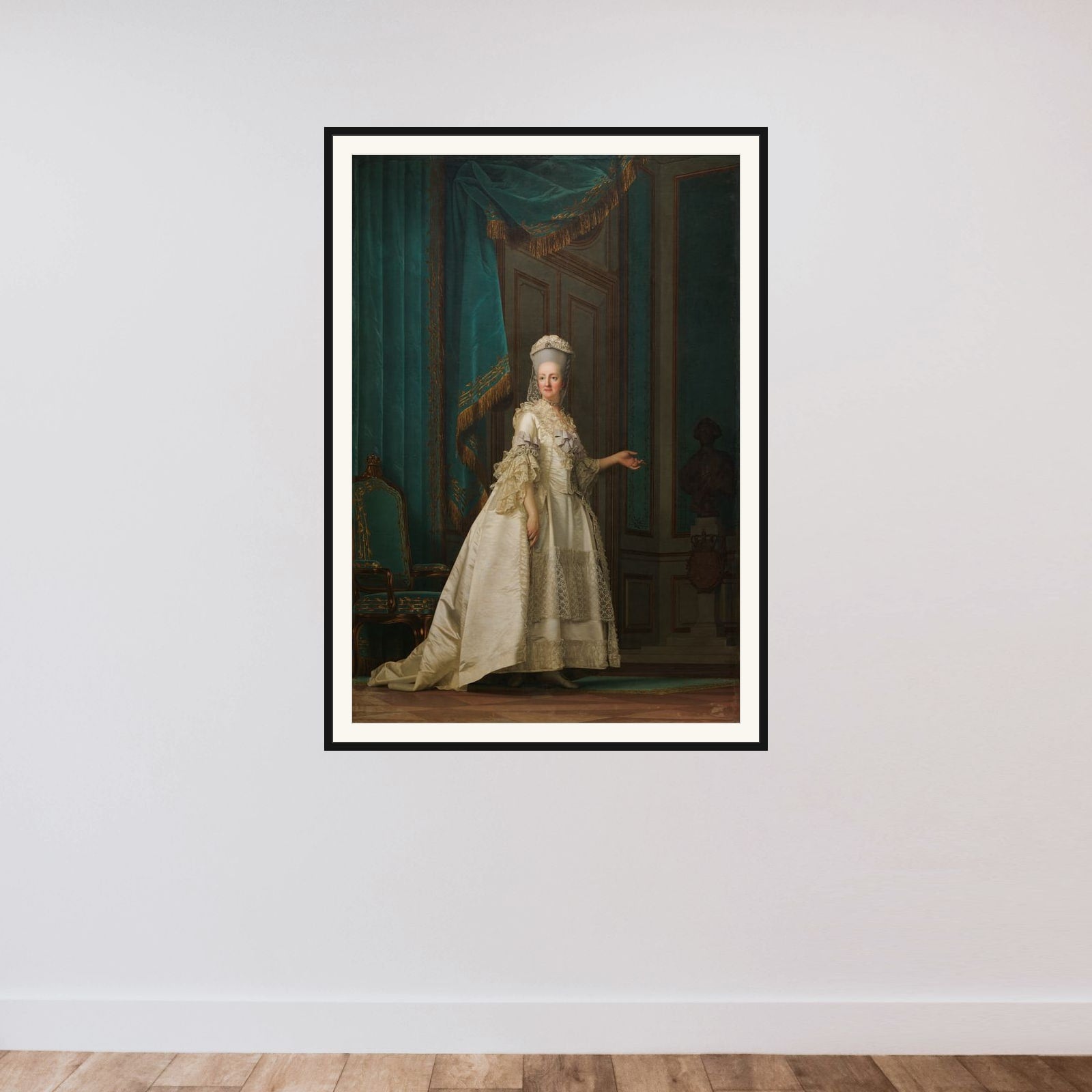 Enkedronning Juliane Marie framed — shown to scale
