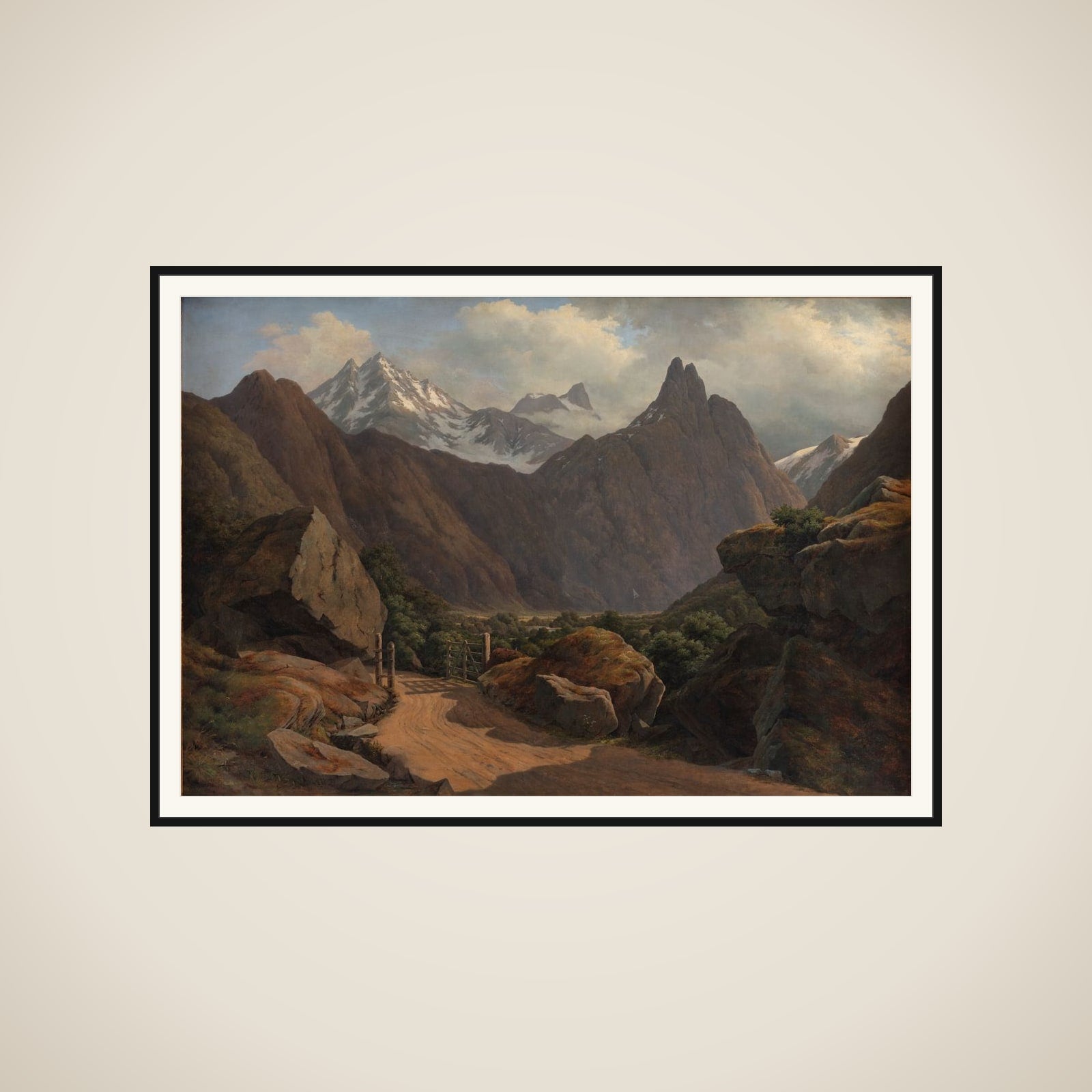 Parti af Romsdalen med Romsdals Horn og Vikingetinderne i Norge framed