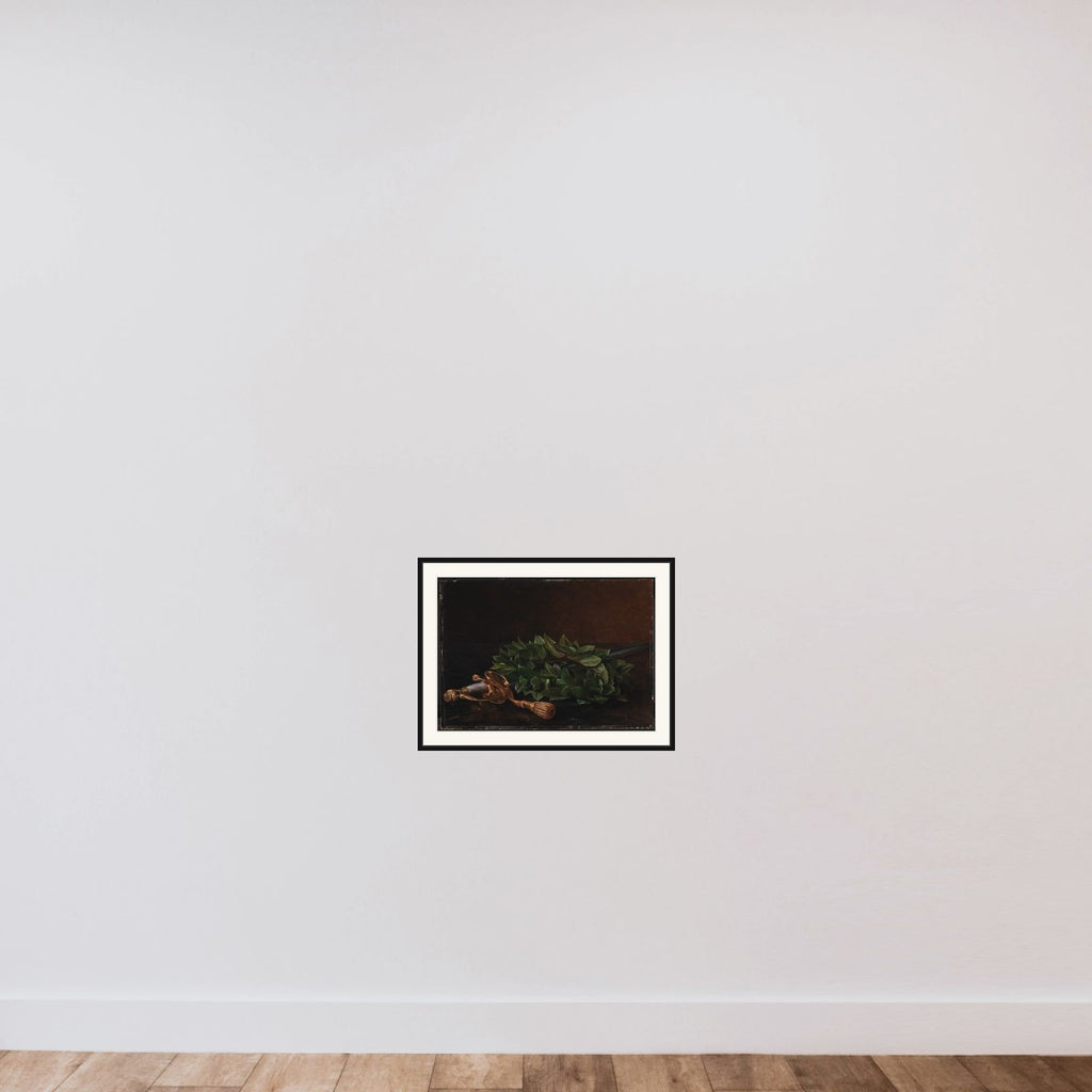 En kårde med laurbærkrans framed — shown to scale
