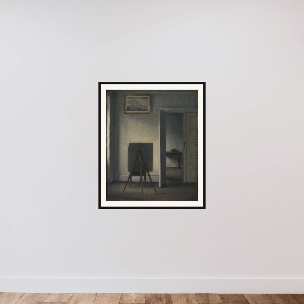 Interiør med kunstnerens staffeli framed — shown to scale