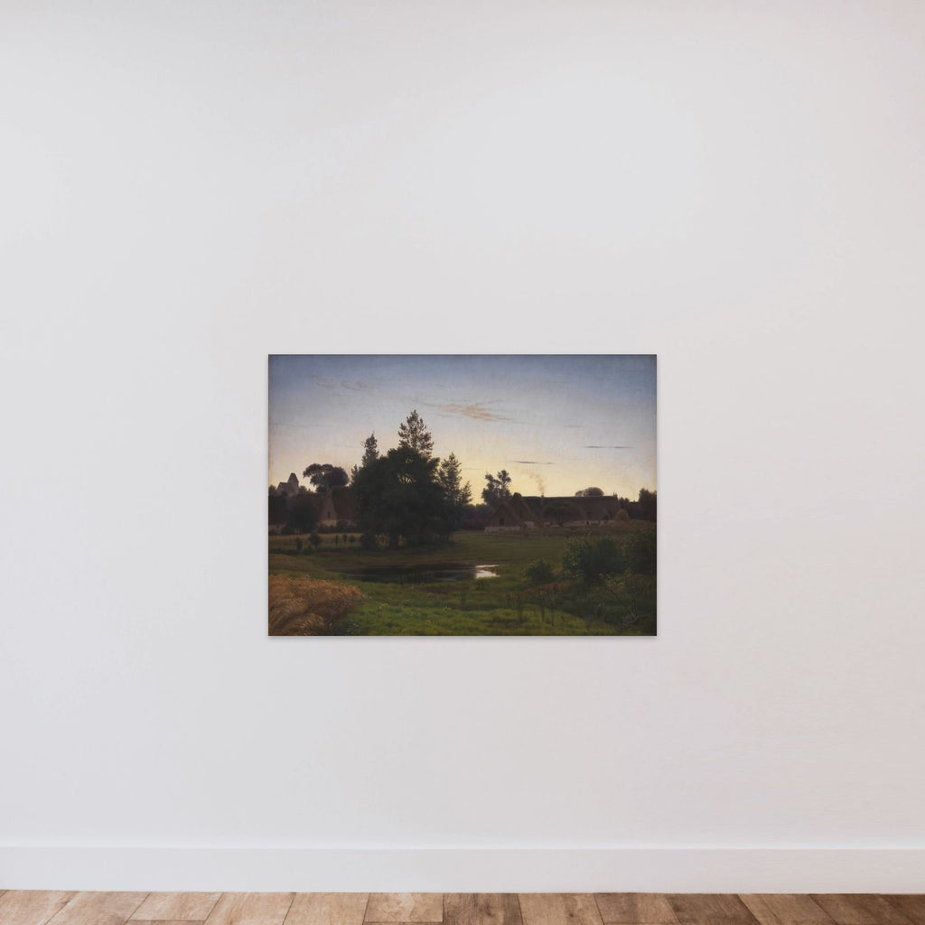 Efter solnedgang i udkanten af en landsby unframed — shown to scale