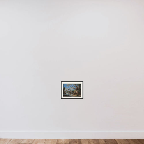 Bakkelandskab med påfugl, ørn og andre fugle framed — shown to scale