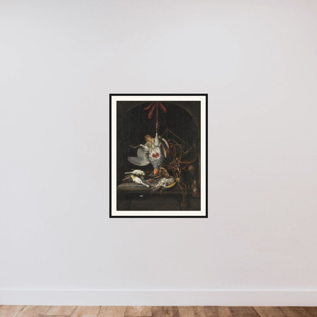 Dødt fuglevildt framed — shown to scale