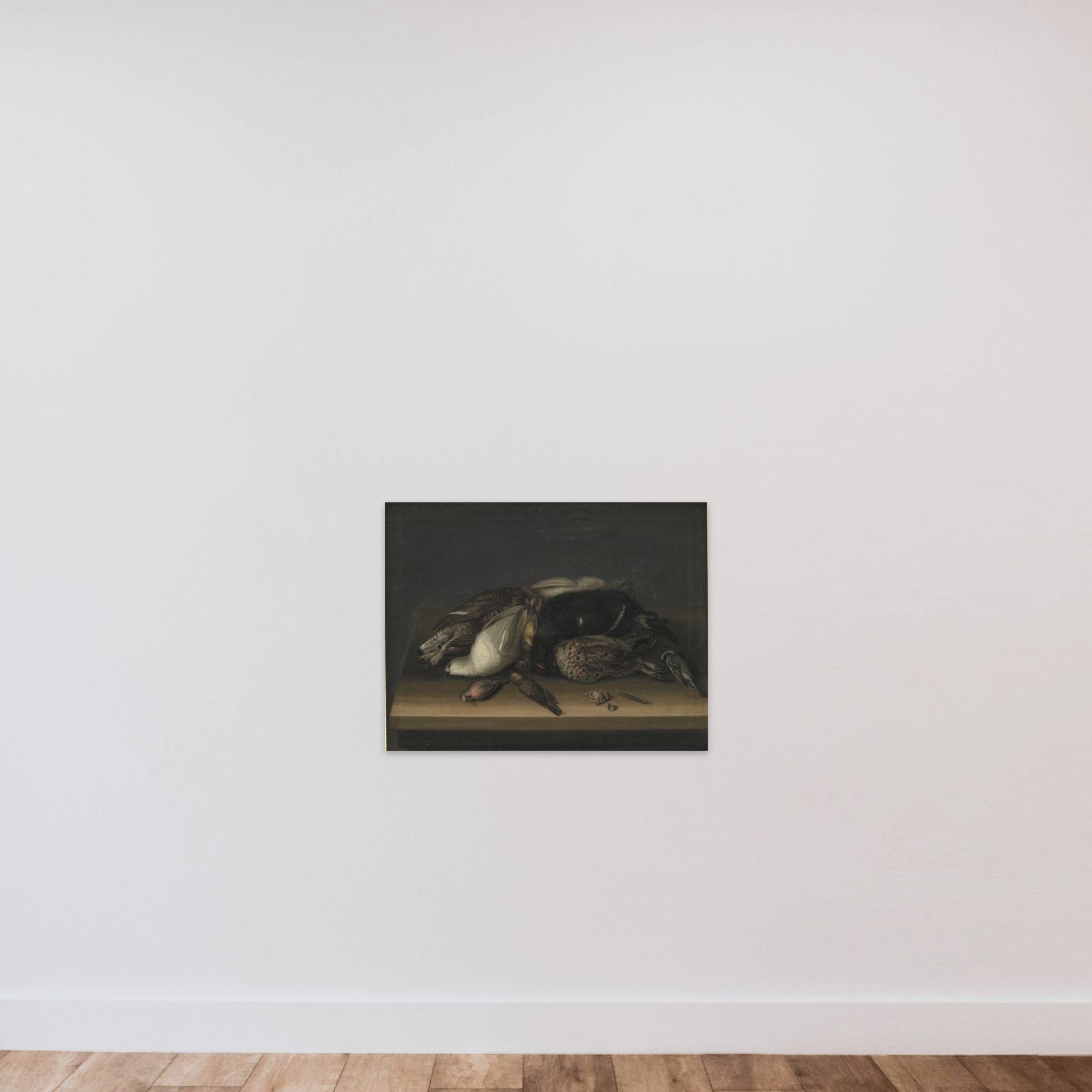 Fuglevildt på et træbord unframed — shown to scale