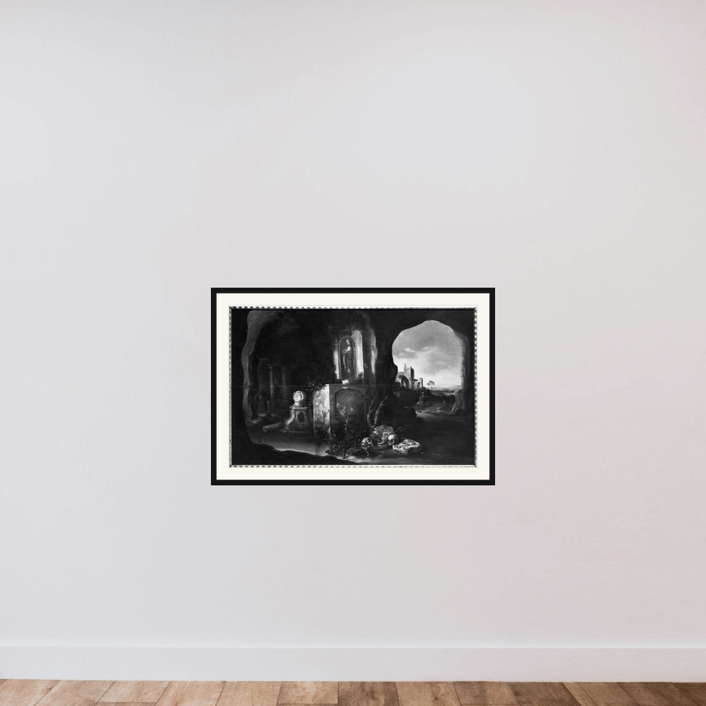 En bjerghule framed — shown to scale
